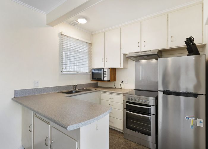  at 2/219 Onewa Road, Birkenhead, Auckland