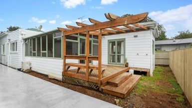  at 4 Huapai Street, Onehunga, Auckland