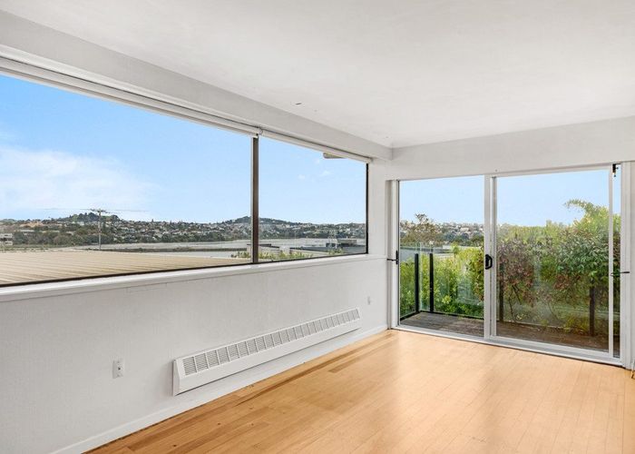  at 4/128 Paritai Drive, Orakei, Auckland