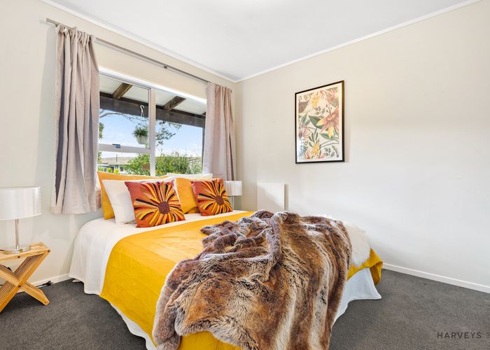  at 2/21 Kashmir Road, Glen Eden, Auckland