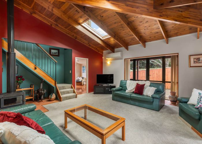  at 1/270 Beach Road, Campbells Bay, Auckland