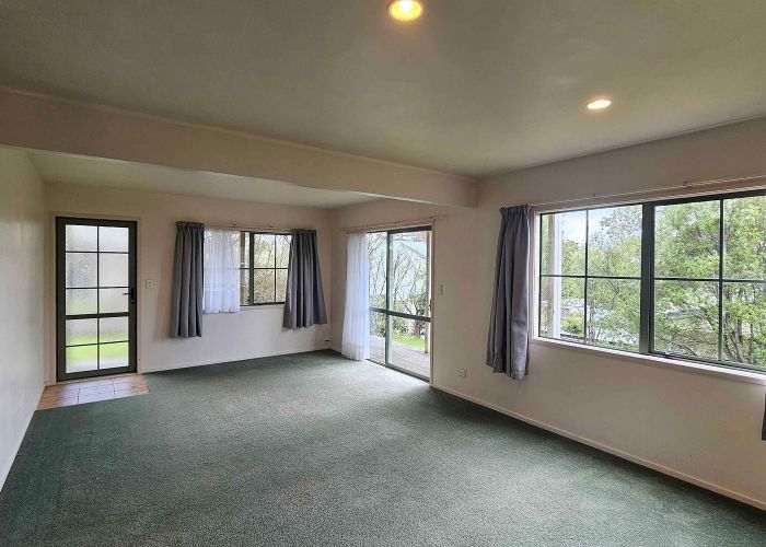  at 2/244 Albany Highway, Rosedale, North Shore City, Auckland