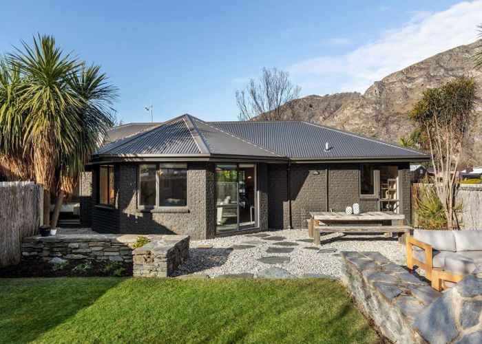  at 1A Maple Court, Arthurs Point, Queenstown