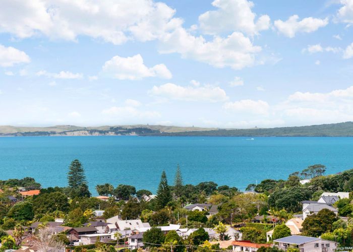  at 16 Calypso Place, Rothesay Bay, Auckland