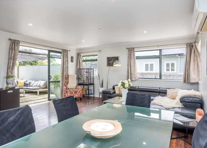  at 17 Ashcroft Avenue, Mangere Bridge, Auckland