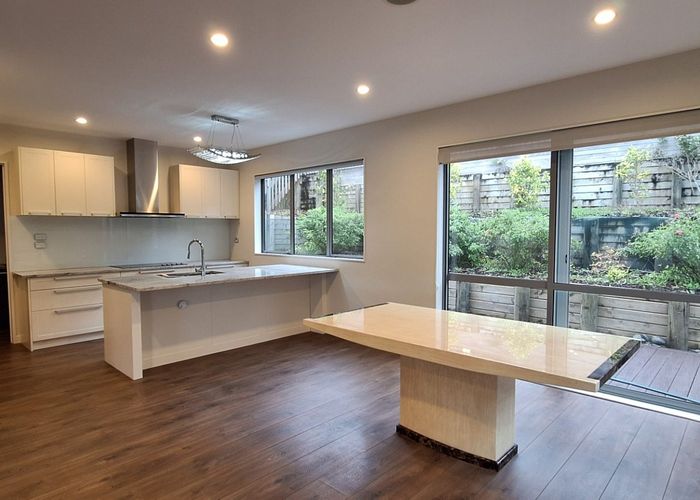  at 8 Bintulu Place, Albany, North Shore City, Auckland