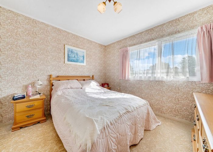  at 2/64 Weymouth Road, Manurewa, Manukau City, Auckland