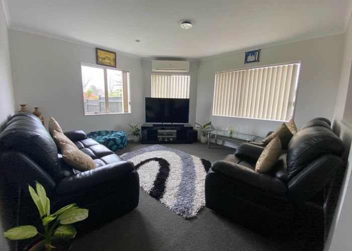  at 34 Legacy Drive, Henderson, Waitakere City, Auckland