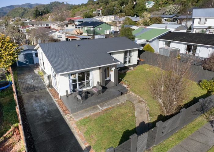  at 3 Crystal Grove, Birchville, Upper Hutt