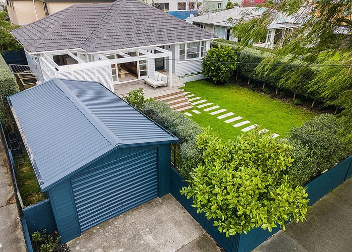  at 82 Riversdale Road, Avondale, Auckland