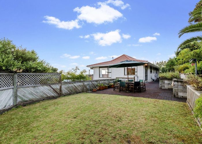  at 32 Telstar Place, Beach Haven, Auckland