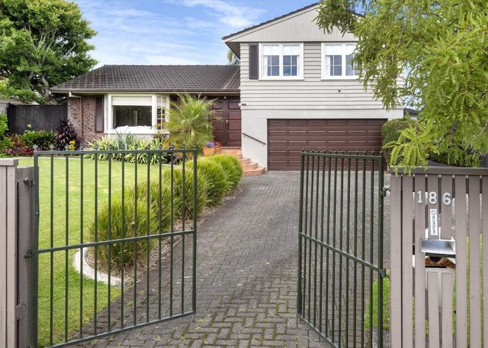  at 186 Fisher Parade, Farm Cove, Auckland