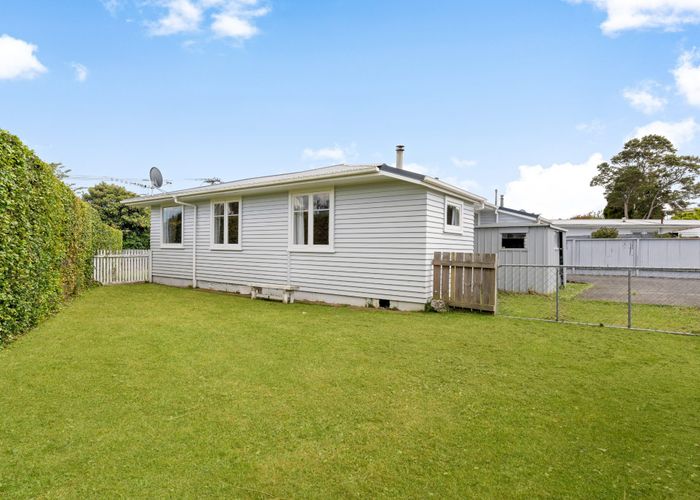  at 9 Abel Tasman Avenue, Henderson, Auckland