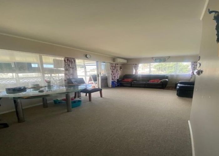  at 1/1305 Dominion Road Extention, Mount Roskill, Auckland City, Auckland