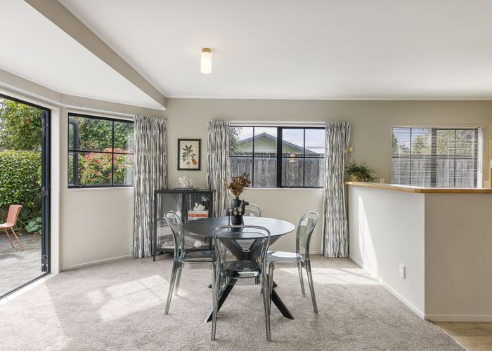  at 9a Dasent Street, Karori, Wellington, Wellington