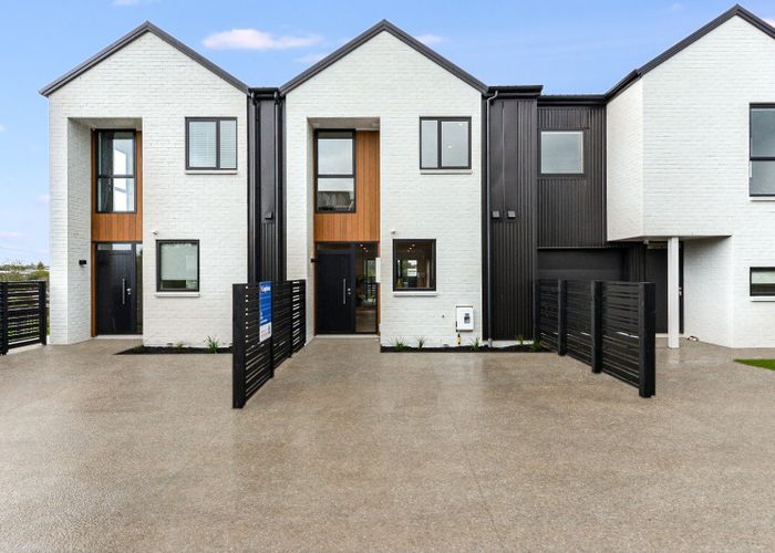  at 2/14 Akakura Terrace, Peacocke, Hamilton