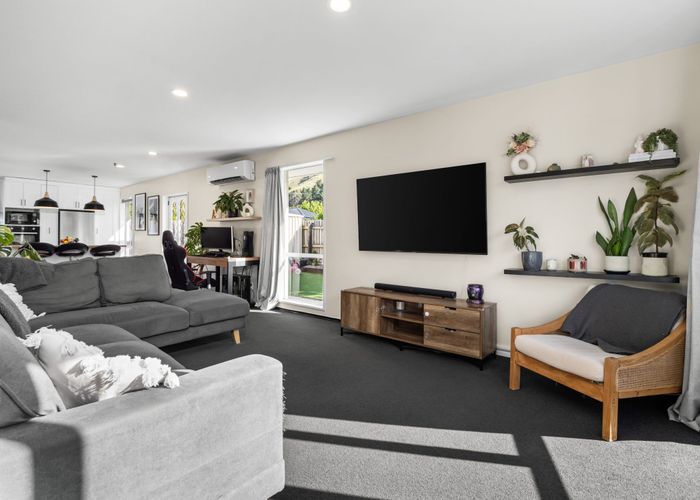  at 2/61 Laing Crescent, Heathcote, Christchurch City, Canterbury