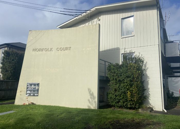  at 4/8 Shackleton Road, Mount Eden, Auckland City, Auckland