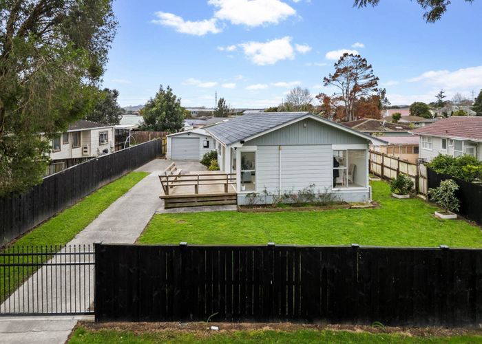  at 7 Sandrine Avenue, Clover Park, Auckland