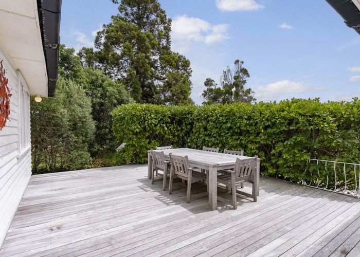  at 578 Beach Road, Rothesay Bay, North Shore City, Auckland