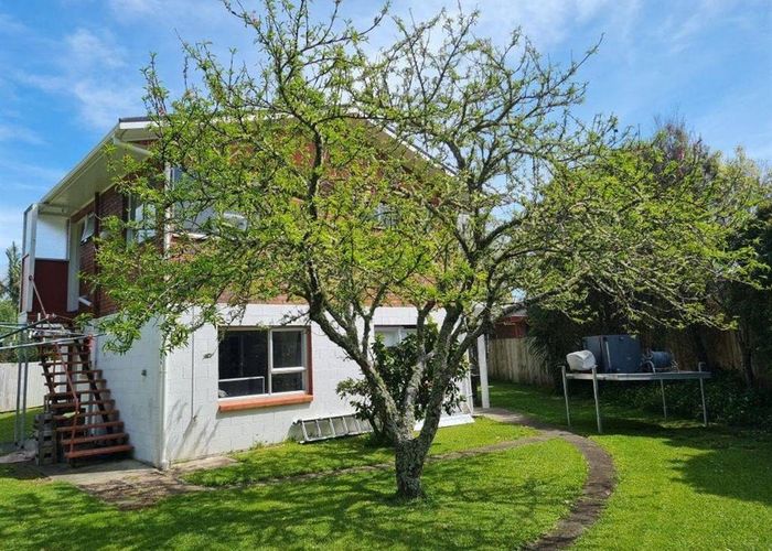  at 44 The Circle, Manly, Whangaparaoa