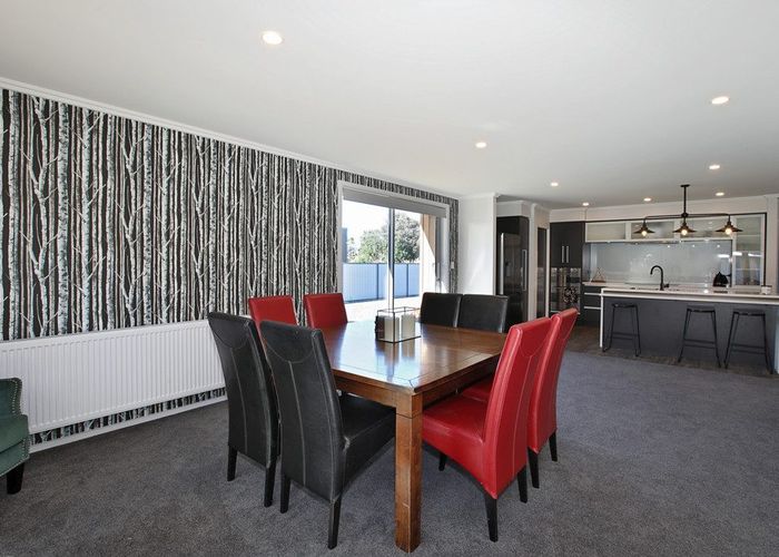  at 6 Walker Street, Riverton