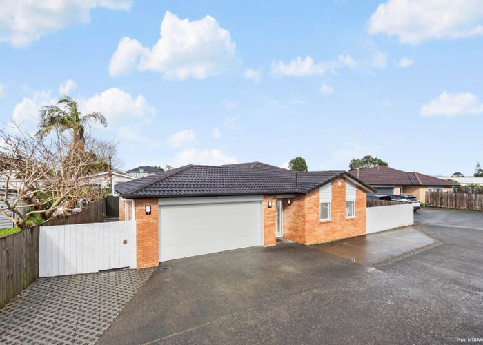  at 11A Poinsettia Place, Henderson, Auckland
