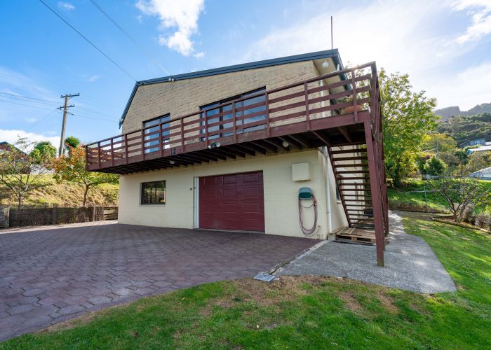  at 12 Athol Place, Ravensbourne, Dunedin