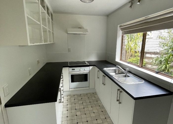  at 2/112 Owairaka Avenue, Mount Albert, Auckland City, Auckland