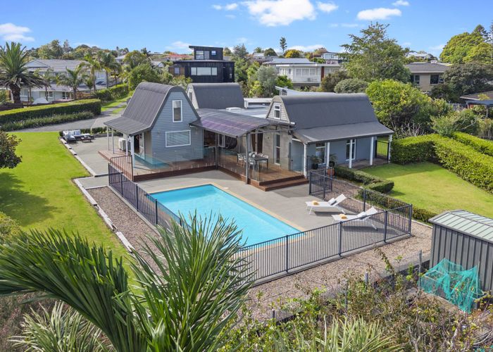  at 10 Treeway, Sunnyhills, Manukau City, Auckland