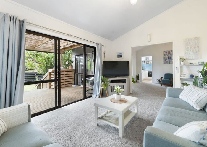  at 11 Bain Place, Bucklands Beach, Manukau City, Auckland