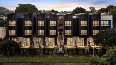  at 2/6C Kingsway Avenue, Sandringham, Auckland