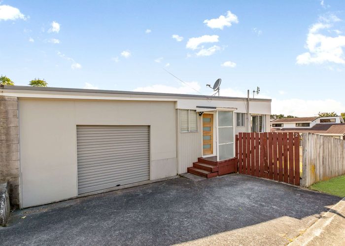  at 2/259 Royal Road, Massey, Auckland