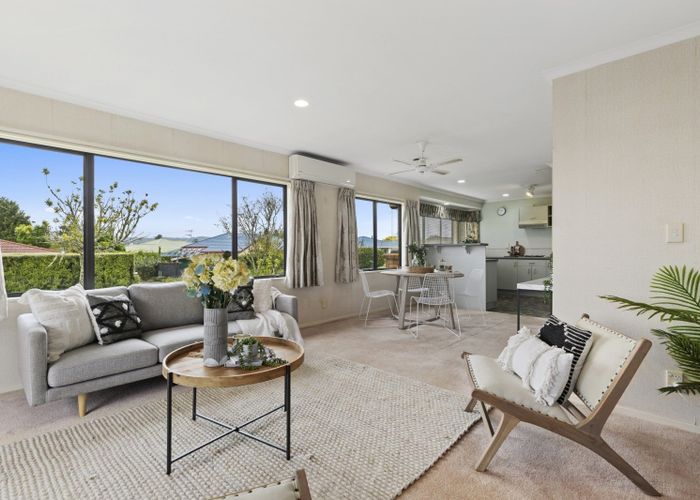  at 1 Hinton Place, Pyes Pa, Tauranga