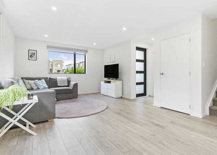  at 6 Kaman Seasprite Road, Hobsonville, Waitakere City, Auckland