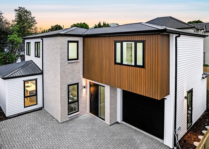  at 5E Crystal Avenue, Glendene, Waitakere City, Auckland