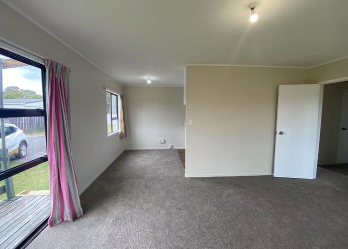  at 2/24 Burundi Avenue, Clendon Park, Auckland