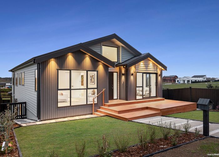  at 32 Parkmore Drive, Rosehill, Papakura, Auckland