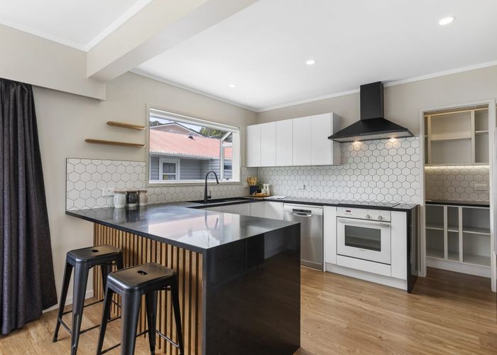 at 32 Batchelor Street, Newlands, Wellington