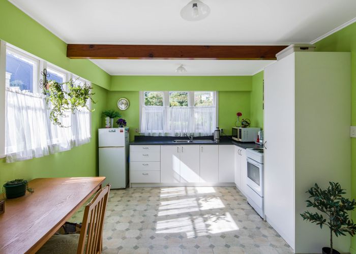  at 12 Mahoe Street, Tawa, Wellington