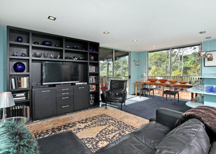  at 25A Landing Road, Titirangi, Waitakere City, Auckland