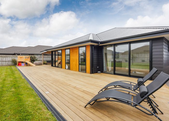  at 196 Pacific Drive, Fitzherbert, Palmerston North, Manawatu / Whanganui