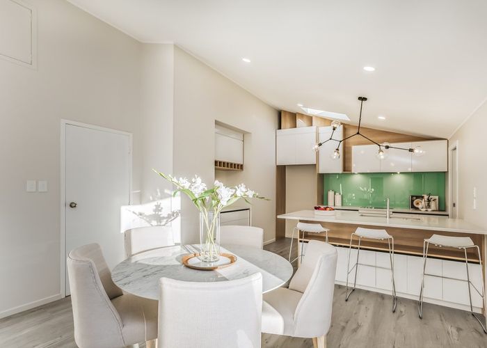  at 2/154 Orakei Road, Remuera, Auckland