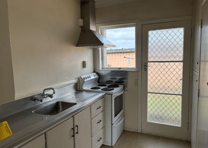  at 2/7 Norman Spencer Drive, Papatoetoe, Manukau City, Auckland