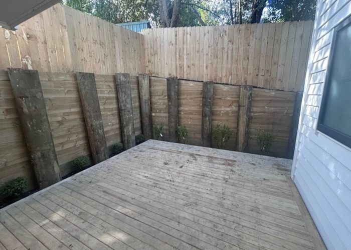  at 2/5 Topliss Drive, Torbay, North Shore City, Auckland