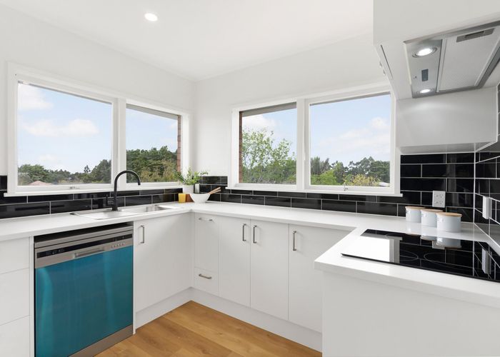  at 4/242 Onewa Road, Birkenhead, Auckland