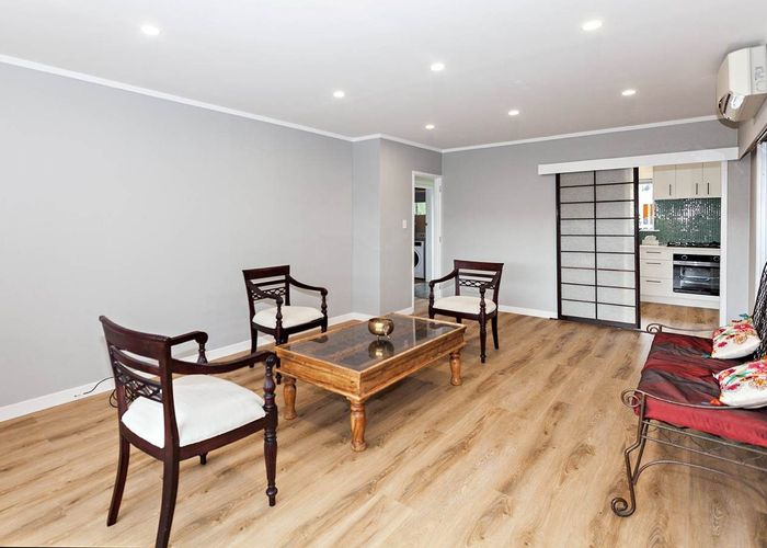  at 3/120 Lynbrooke Avenue, Blockhouse Bay, Auckland