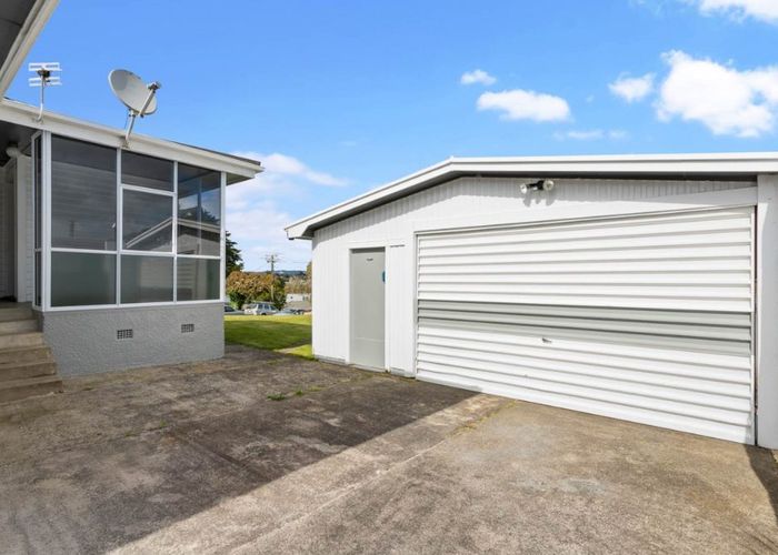  at 46 Gloria Avenue, Te Atatu Peninsula, Waitakere City, Auckland