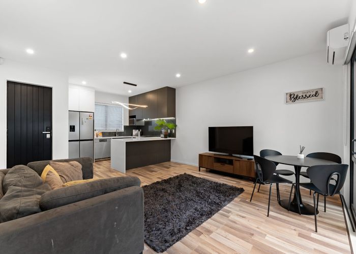  at 5/122 Archibald Road, Kelston, Waitakere City, Auckland