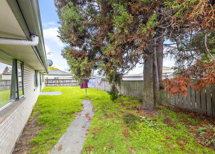  at 9 Oakleigh Avenue, Takanini, Auckland